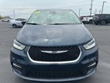 Used 2023 Chrysler Pacifica Touring-L image 3