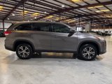 Used 2019 Toyota Highlander LE image 4