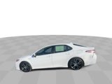 Used 2020 Toyota Camry SE image 2