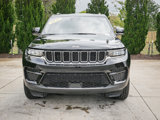 Used 2023 Jeep Grand Cherokee Laredo image 3