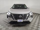 Used 2024 Nissan Rogue SV image 3