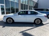 Used 2017 Honda Accord Hybrid Sedan image 2