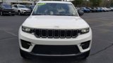 Used 2023 Jeep Grand Cherokee Laredo image 5