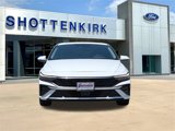 Used 2024 Hyundai Elantra SEL w/ Convenience Package image 2