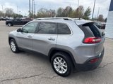 Used 2017 Jeep Cherokee Latitude image 3