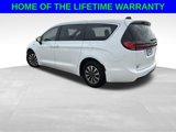 Used 2023 Chrysler Pacifica Touring-L image 3