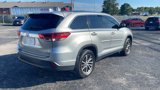 Used 2019 Toyota Highlander XLE image 3