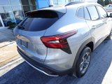 Used 2025 Chevrolet Trax LT w/ Driver Confidence Package image 3