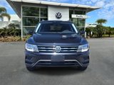 Used 2020 Volkswagen Tiguan SE w/ Panoramic Sunroof Package image 2