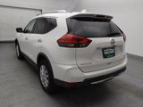 Used 2017 Nissan Rogue SV image 5