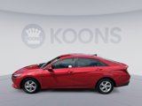 Used 2022 Hyundai Elantra SE image 2