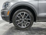 Used 2021 Volkswagen Tiguan SE image 3