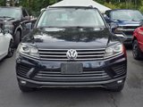 Used 2016 Volkswagen Touareg Sport image 2
