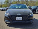 Used 2022 Hyundai Elantra SE image 2