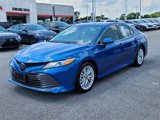 Used 2020 Toyota Camry XLE image 3