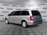 Used 2016 Chrysler Town & Country Touring image 3
