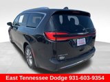 Used 2021 Chrysler Pacifica Touring-L image 5