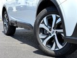 Used 2022 Subaru Outback Touring image 2
