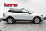Used 2018 Volkswagen Tiguan SE w/ Panoramic Sunroof Package image 4