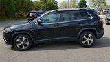 Used 2019 Jeep Cherokee Limited image 5