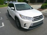 Used 2017 Toyota Highlander XLE image 2