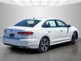 Used 2022 Volkswagen Passat 2.0T SE image 4