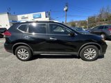 Used 2017 Nissan Rogue SV image 4