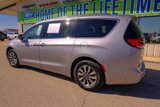 Used 2021 Chrysler Pacifica Touring-L image 4