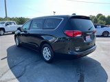 Used 2022 Chrysler Voyager LX image 5