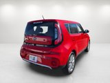 Used 2017 Kia Soul + image 5
