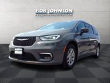 Used 2023 Chrysler Pacifica Touring-L image 2