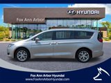Used 2018 Chrysler Pacifica Touring-L w/ Tire & Wheel Group image 2
