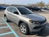 Used 2023 Jeep Compass Latitude image 4