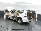 Used 2017 Lexus GX 460 Luxury image 2