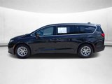 Used 2023 Chrysler Pacifica Touring-L image 6