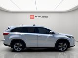 Used 2018 Toyota Highlander AWD V6 image 3