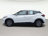 Used 2021 Nissan Kicks SV image 2
