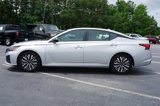 Used 2024 Nissan Altima 2.5 SV image 3