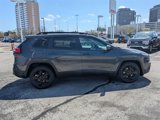 Used 2017 Jeep Cherokee Limited image 2