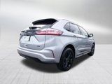 Used 2023 Ford Edge SE w/ Black Appearance Package image 3