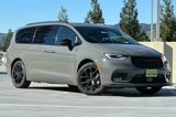 New 2025 Chrysler Pacifica Limited image 2