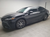 Used 2021 Toyota Camry SE image 2