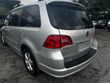 Used 2011 Volkswagen Routan SE image 4