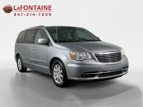 Used 2014 Chrysler Town & Country Touring image 3