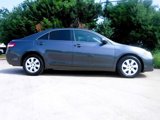 Used 2010 Toyota Camry LE image 5