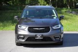 Used 2022 Chrysler Pacifica Touring-L image 5