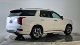 Used 2022 Hyundai Palisade Calligraphy image 2