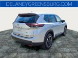 Used 2024 Nissan Rogue SV image 3