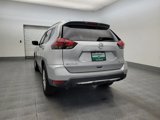 Used 2018 Nissan Rogue SV image 6
