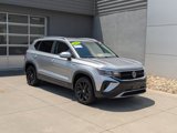 Used 2022 Volkswagen Taos SE image 2